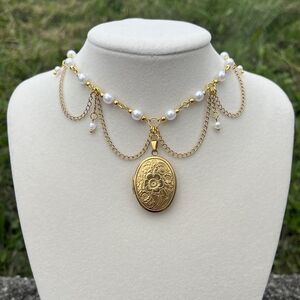 Victorian-Inspired Gold Locket Choker - Vintage Baroque Jewelry Layered Chains